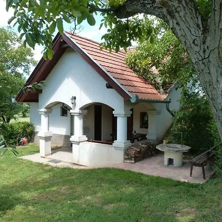 بيت ضيافة Istvan Pince Vendeghaz